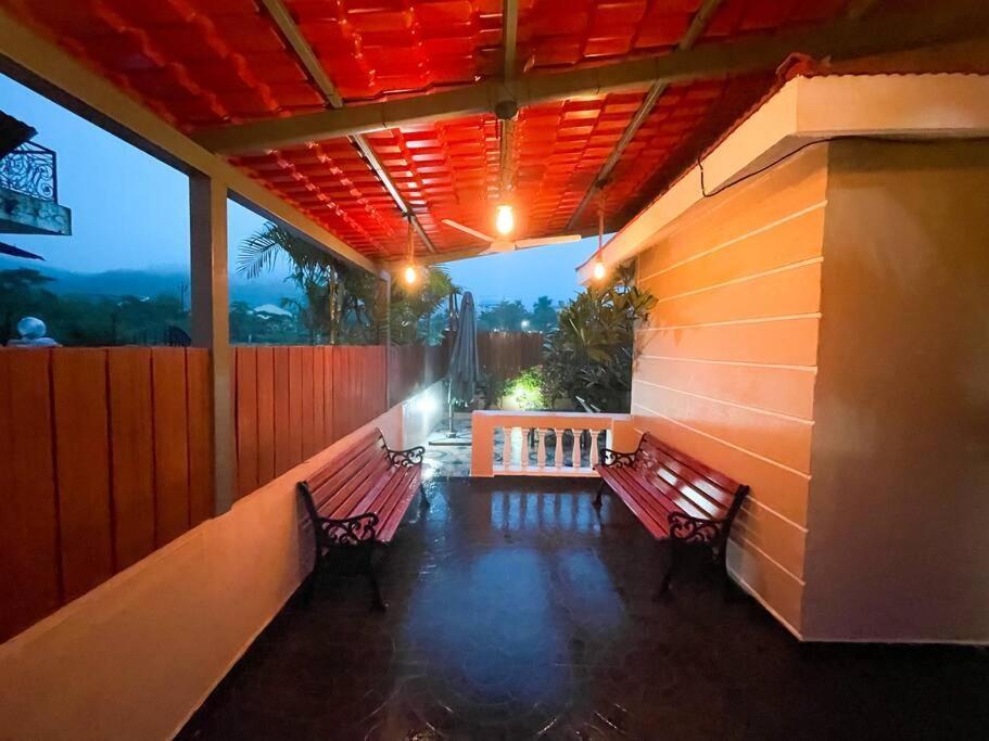 Corner House, Lonavla By Meheru-4 Bhk Villa With Pool Екстер'єр фото