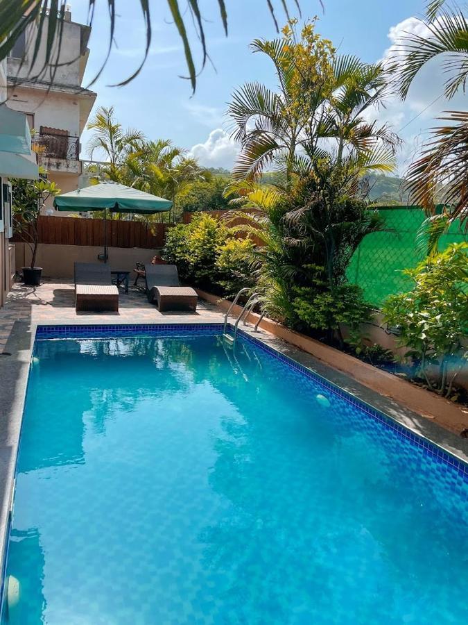 Corner House, Lonavla By Meheru-4 Bhk Villa With Pool Екстер'єр фото
